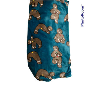 Christmas Gingerbread Man Plush Yoga Throw Plush Oversized Blanket Holiday brown